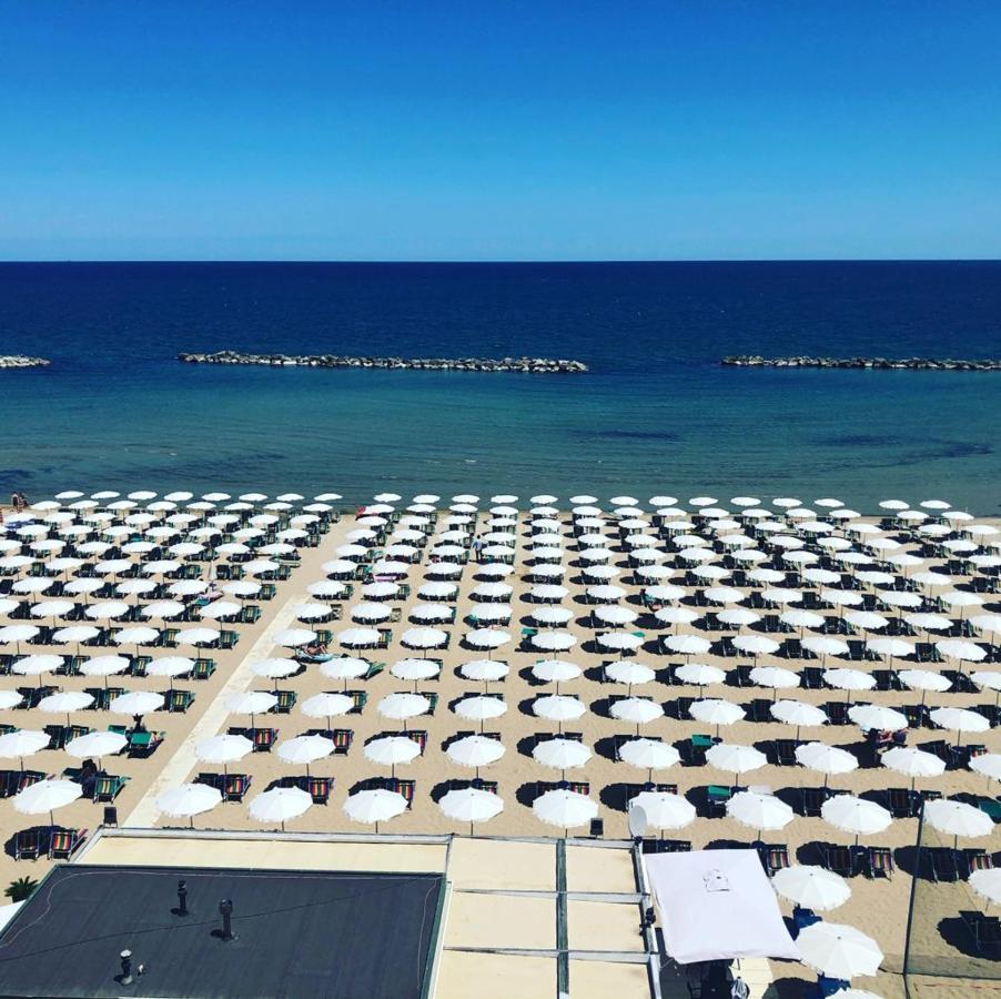 Hotel Flying Pesaro Dış mekan fotoğraf