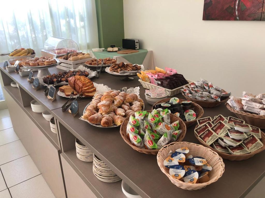 Hotel Flying Pesaro Dış mekan fotoğraf