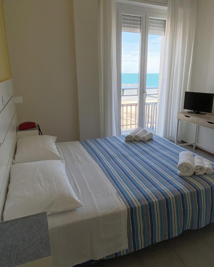 Hotel Flying Pesaro Dış mekan fotoğraf