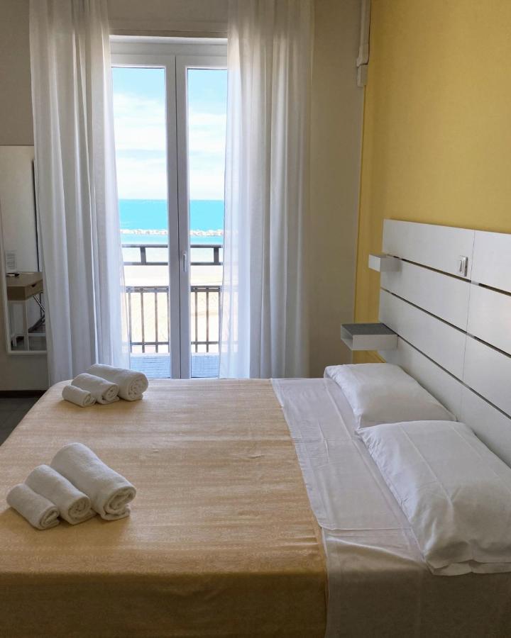 Hotel Flying Pesaro Dış mekan fotoğraf