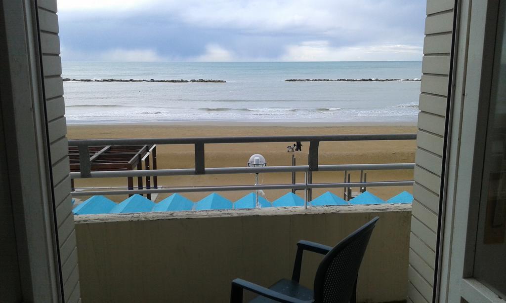 Hotel Flying Pesaro Dış mekan fotoğraf