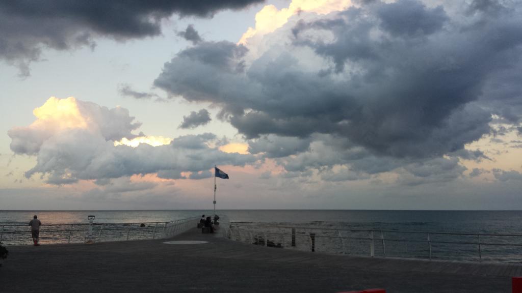 Hotel Flying Pesaro Dış mekan fotoğraf