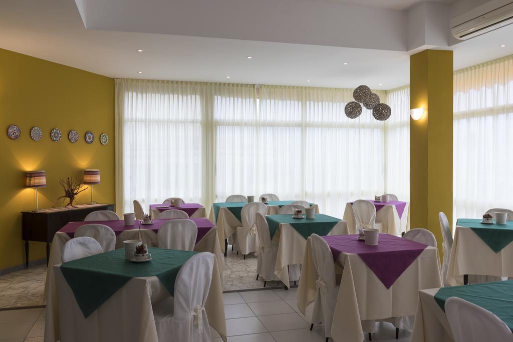 Hotel Flying Pesaro Dış mekan fotoğraf